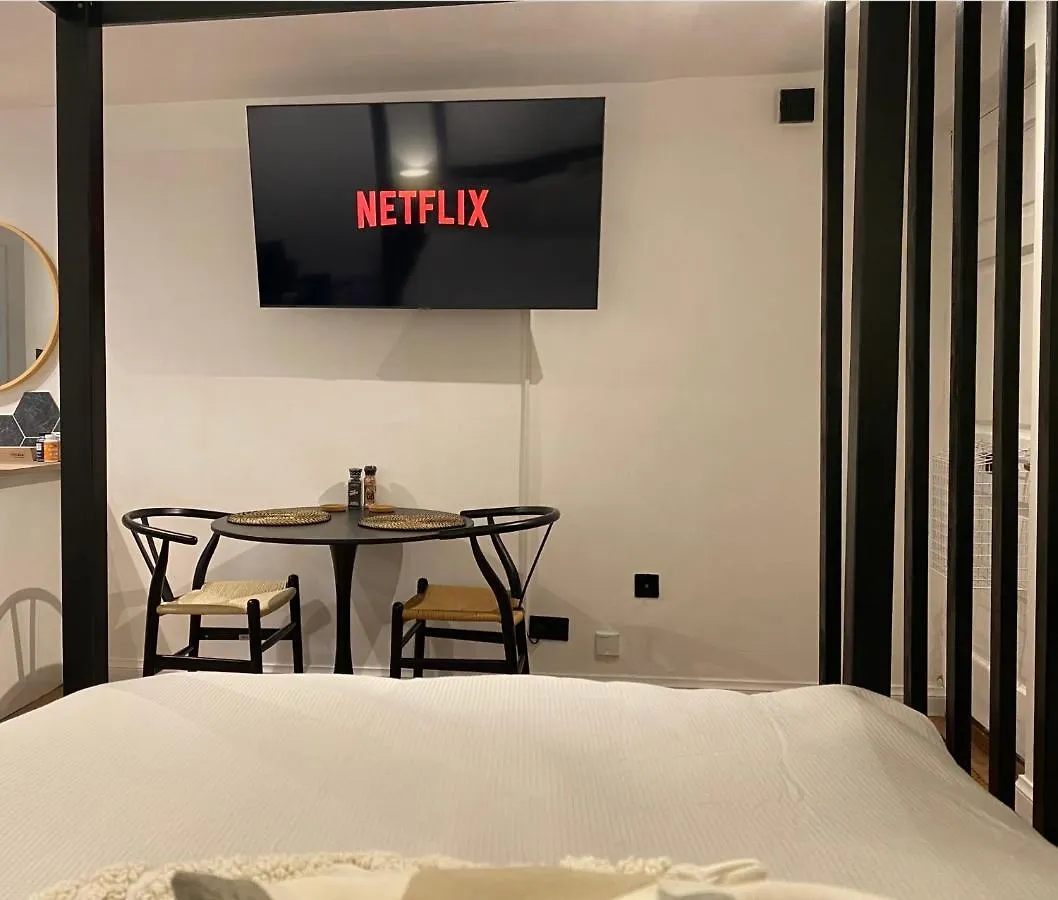Ultra Modern Studio Apartment, In Central Exeter Appartement
